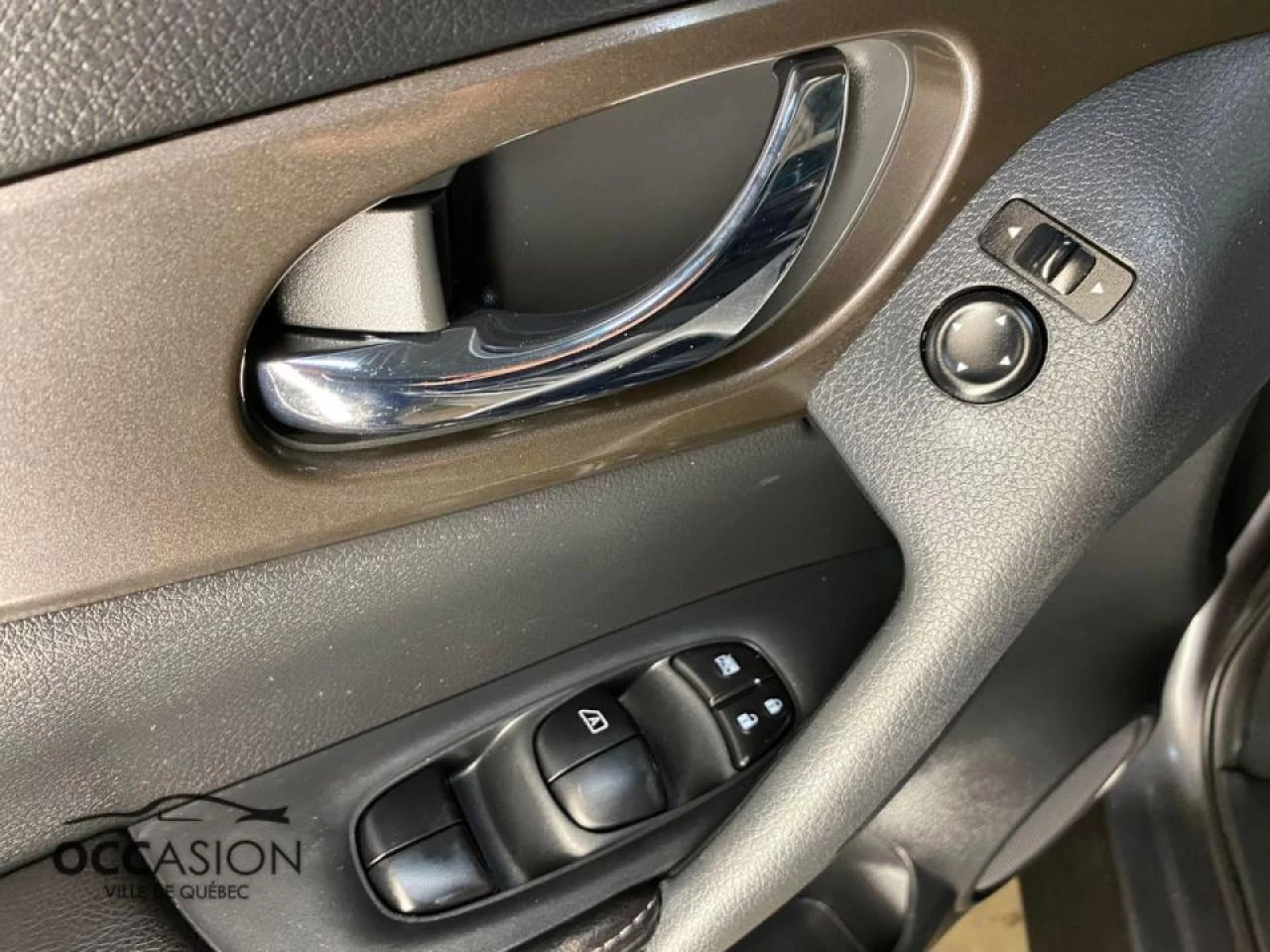 2015 Nissan Rogue AWD 4dr S Image principale