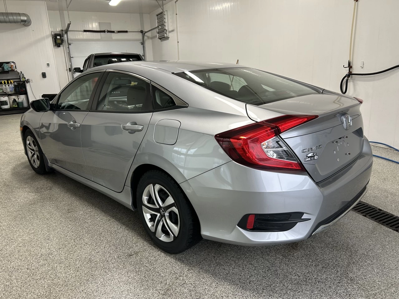 2019 Honda Civic Berline LX Image principale