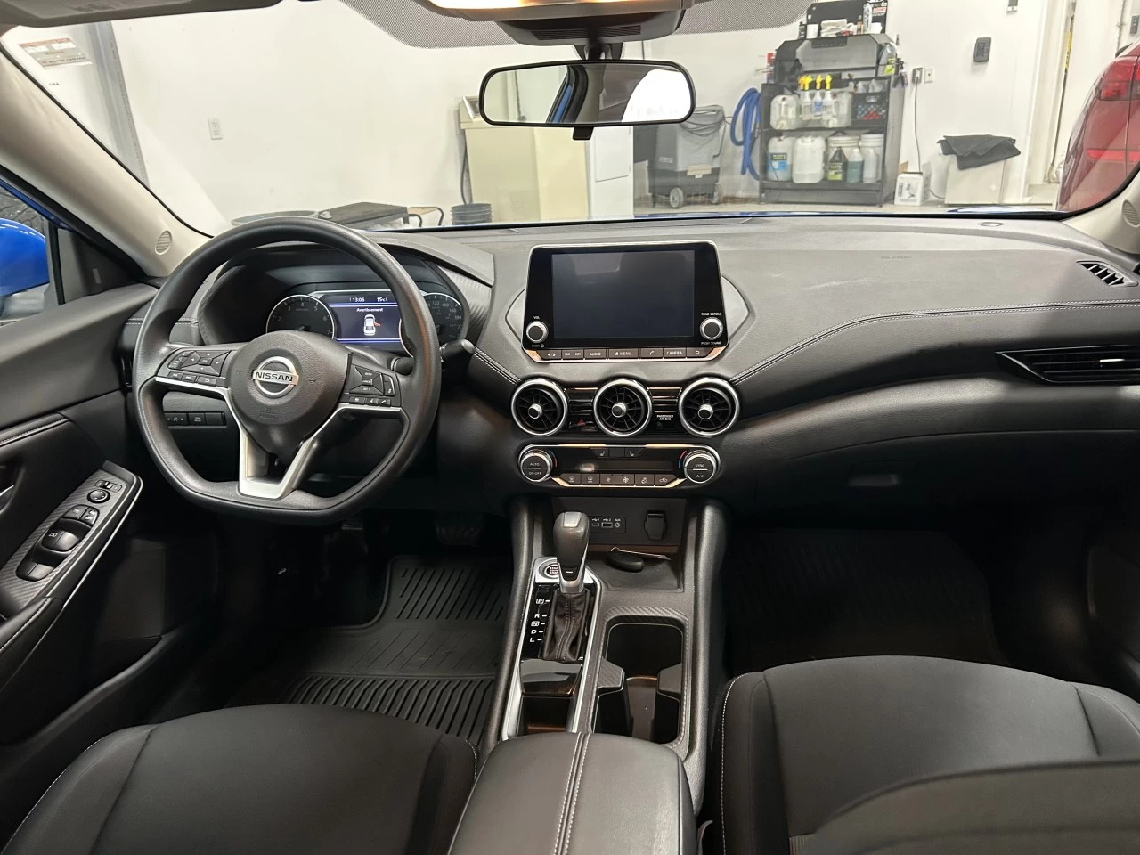 2023 Nissan Sentra SV Main Image
