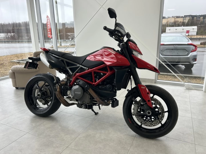 2022 Ducati Hypermotard 950 SUPER RED