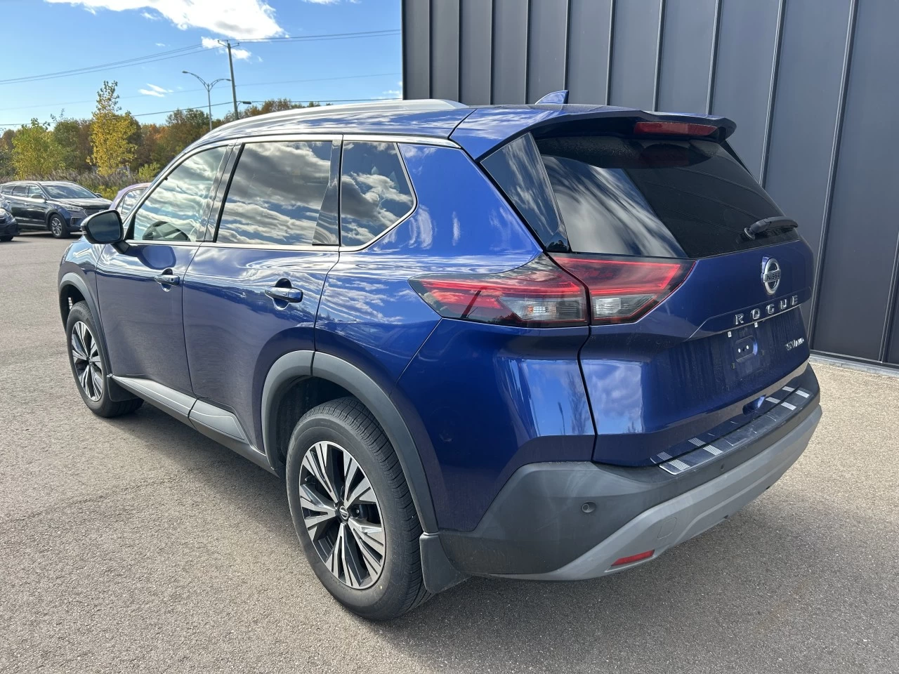 2021 Nissan Rogue SV Image principale