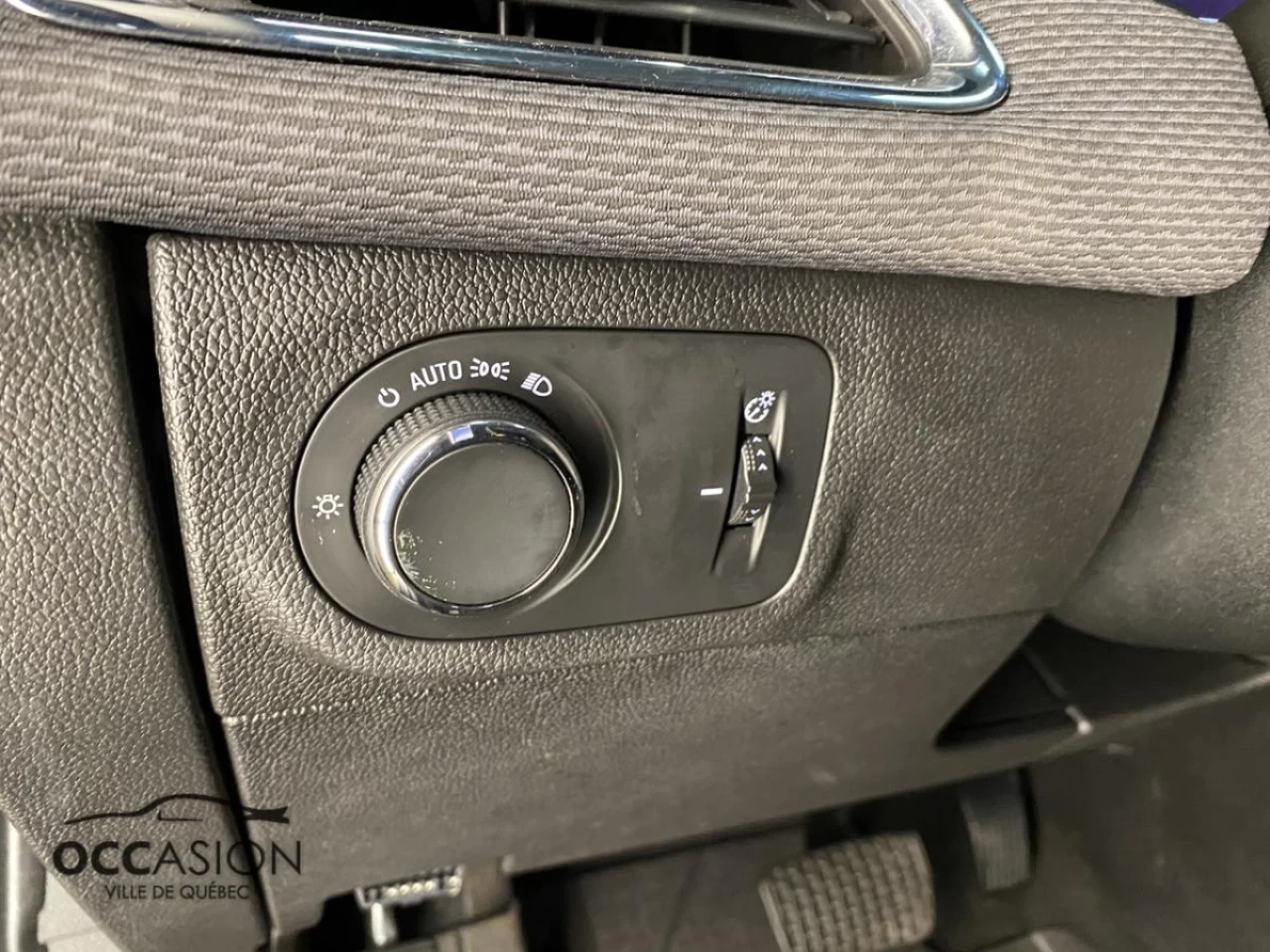 2019 Chevrolet Cruze Hatchback LT Image principale