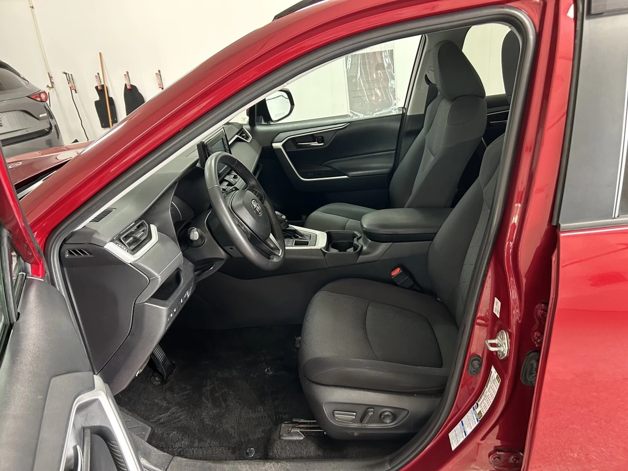 2020 Toyota RAV4 XLE Image principale
