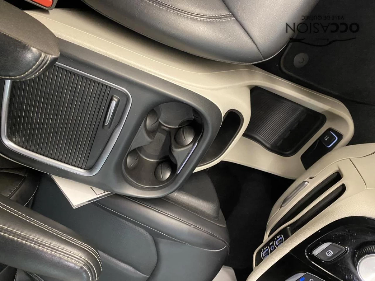 2023 Chrysler Pacifica Touring L FWD Main Image