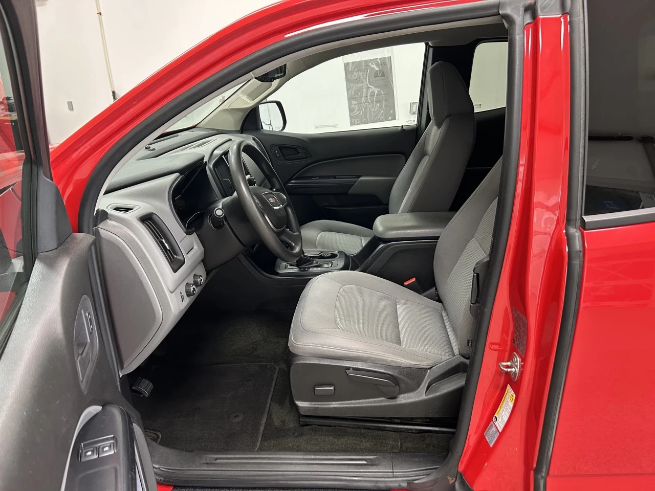 2016 GMC Canyon 4WD Main Image