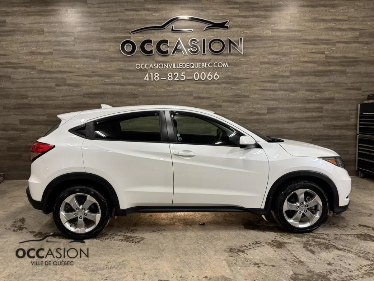 2017 Honda HR-V 4WD LX CVT Main Image