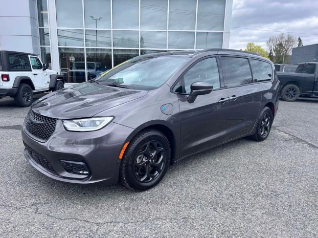 Chrysler Pacifica Hybrid - 2021