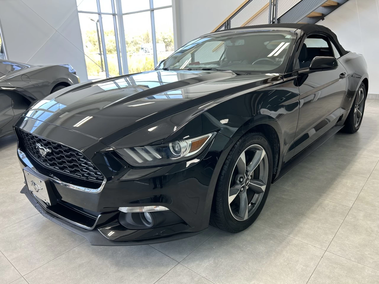 2015 Ford Mustang V6 Image principale