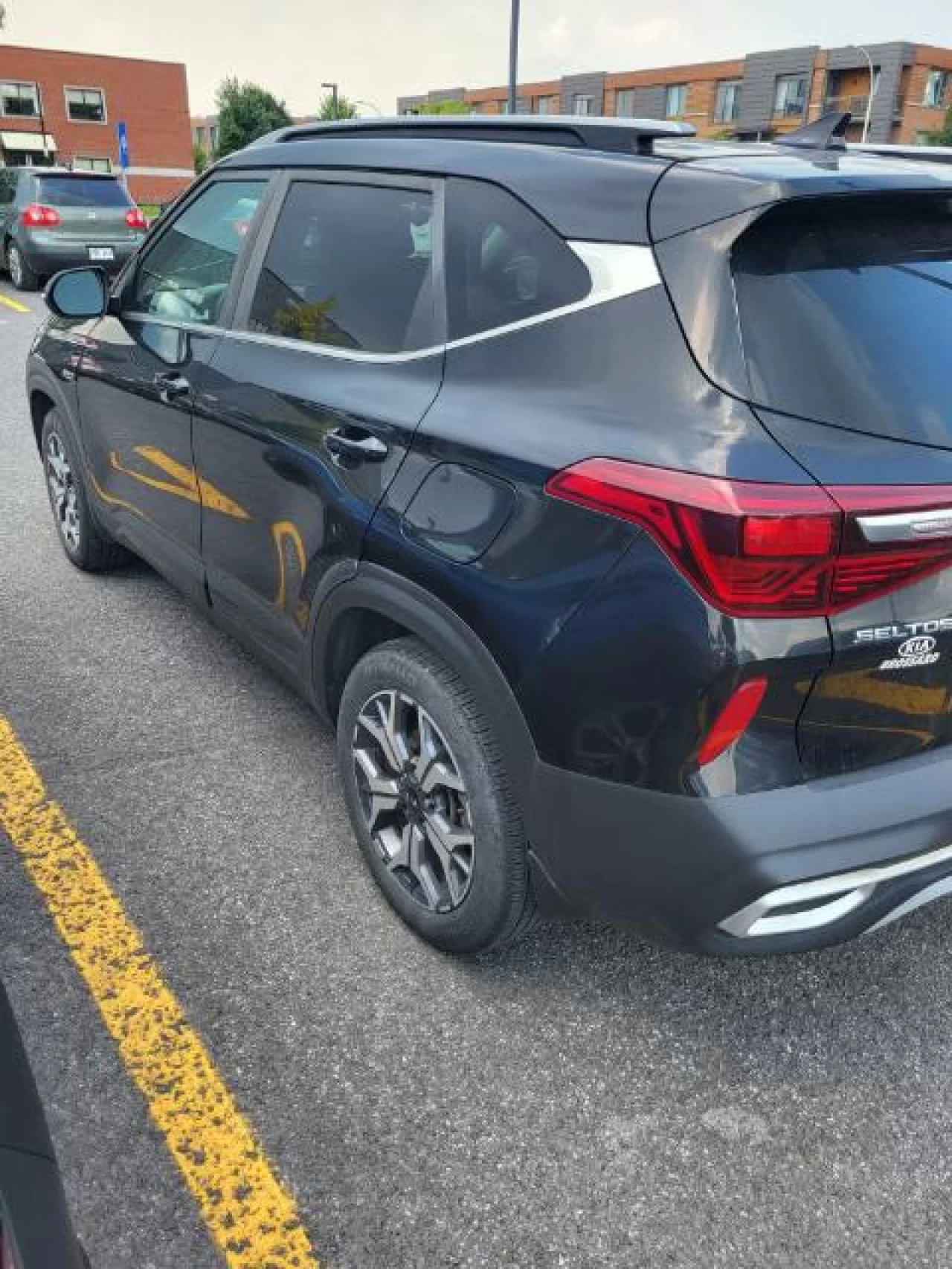 2021 Kia Seltos EX AWD Image principale