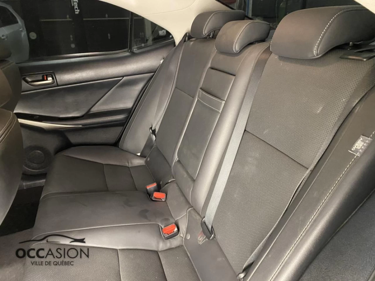 2019 Lexus IS 300 AWD Image principale