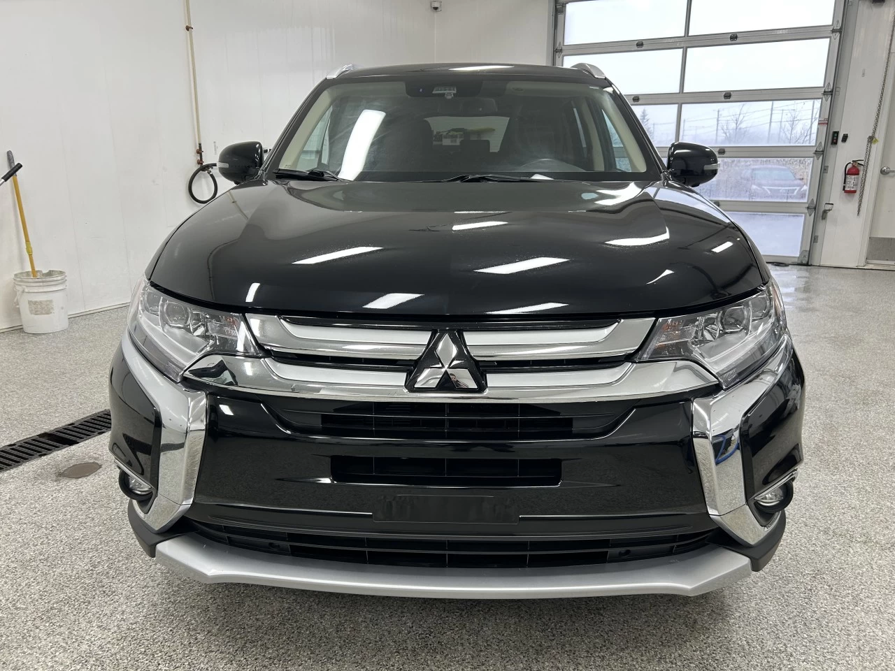 2017 Mitsubishi Outlander GT Main Image