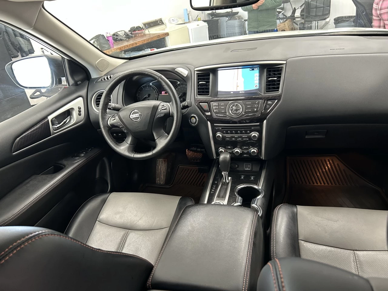 2020 Nissan Pathfinder SL Premium Image principale