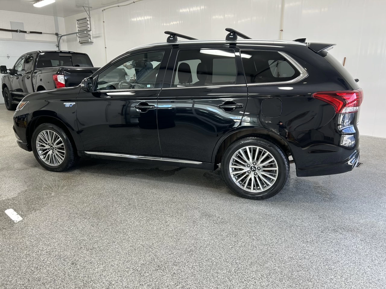 2020 Mitsubishi Outlander PHEV GT Main Image