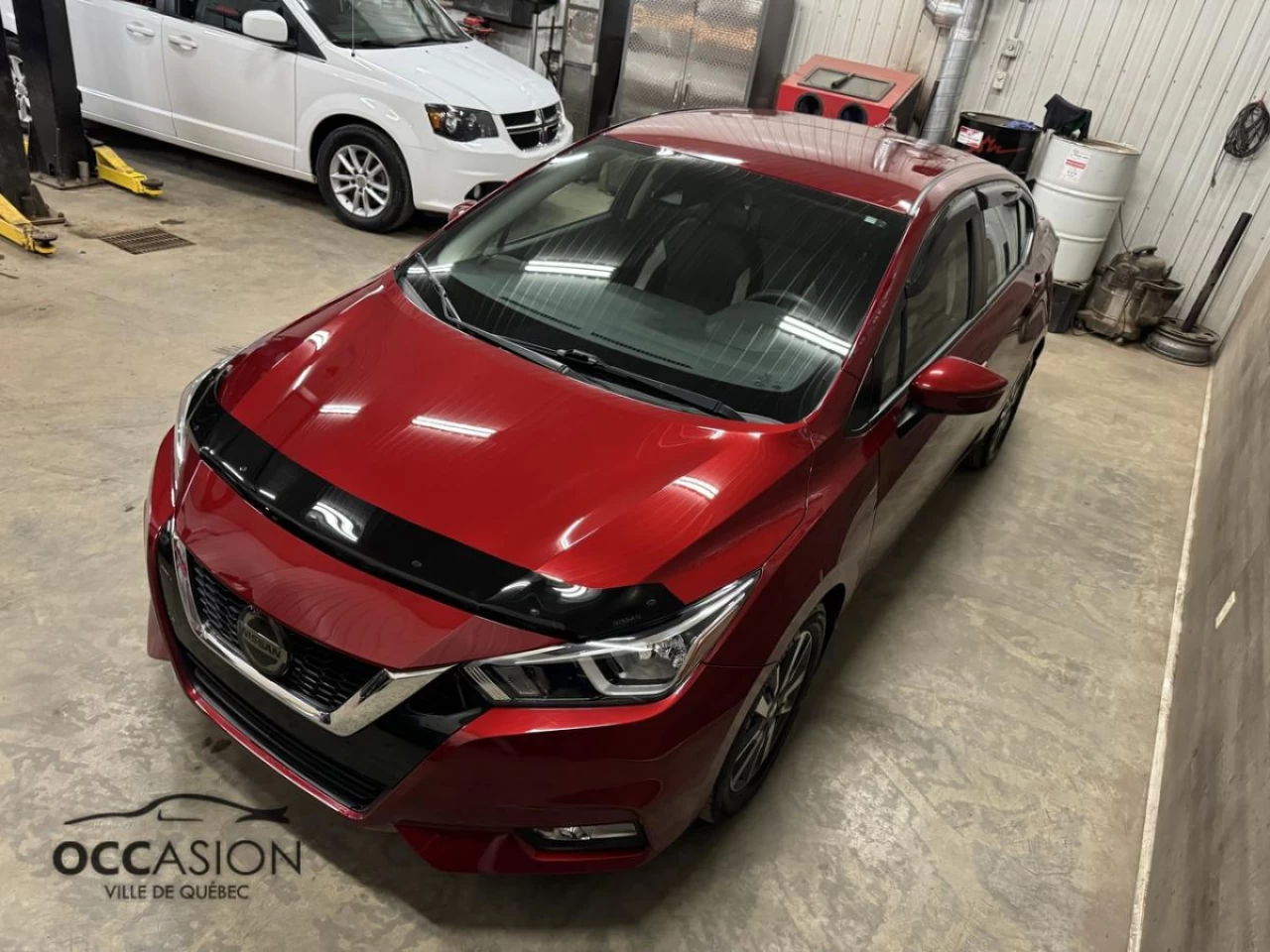 2021 Nissan Versa SV CVT Image principale