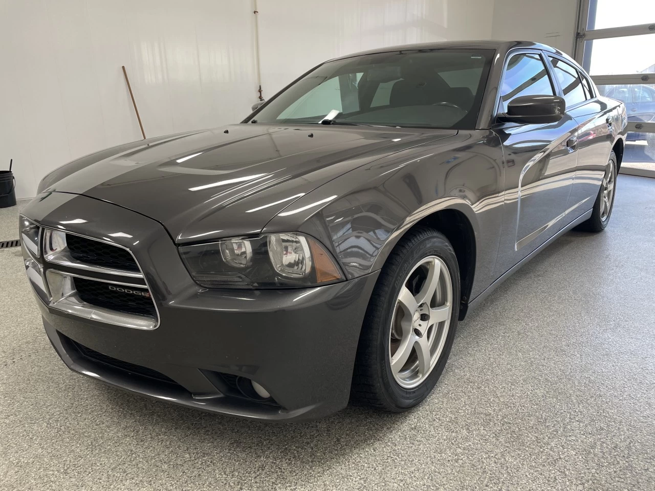 2013 Dodge Charger SXT Main Image
