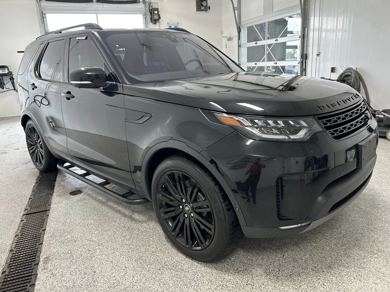 2017 Land Rover Discovery Td6 HSE Image principale
