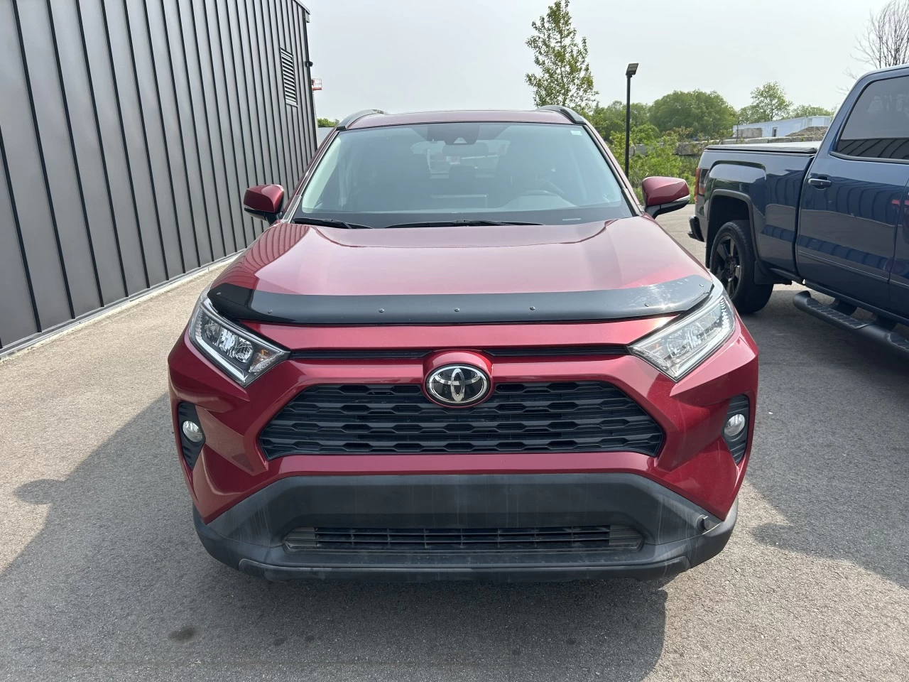 2020 Toyota RAV4 XLE Image principale