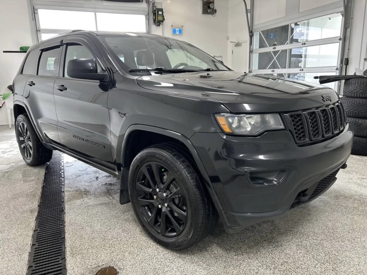 2018 Jeep Grand Cherokee Altitude IV Main Image