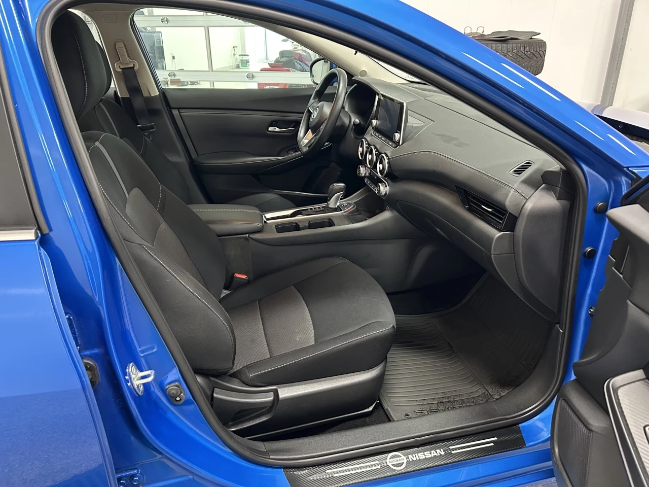 2023 Nissan Sentra SV Main Image