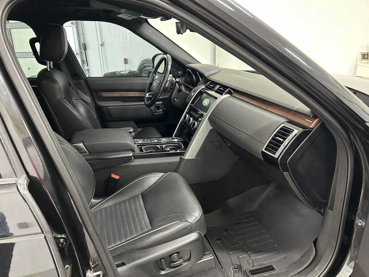 2017 Land Rover Discovery Td6 HSE Image principale