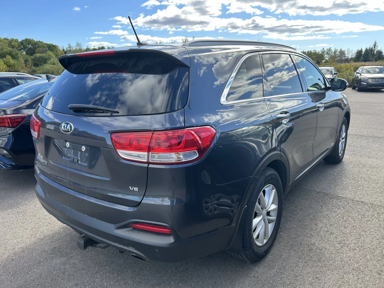 2016 Kia Sorento 3.3L LX+ Main Image
