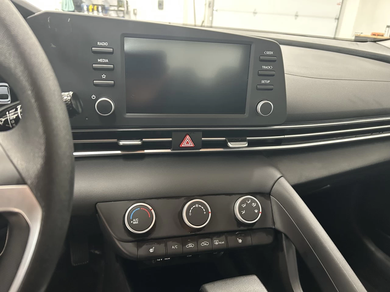 2022 Hyundai Elantra Essential Image principale
