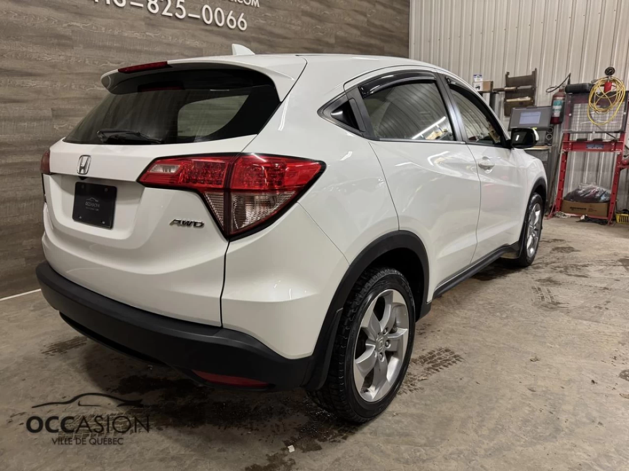 2017 Honda HR-V 4WD LX CVT Main Image