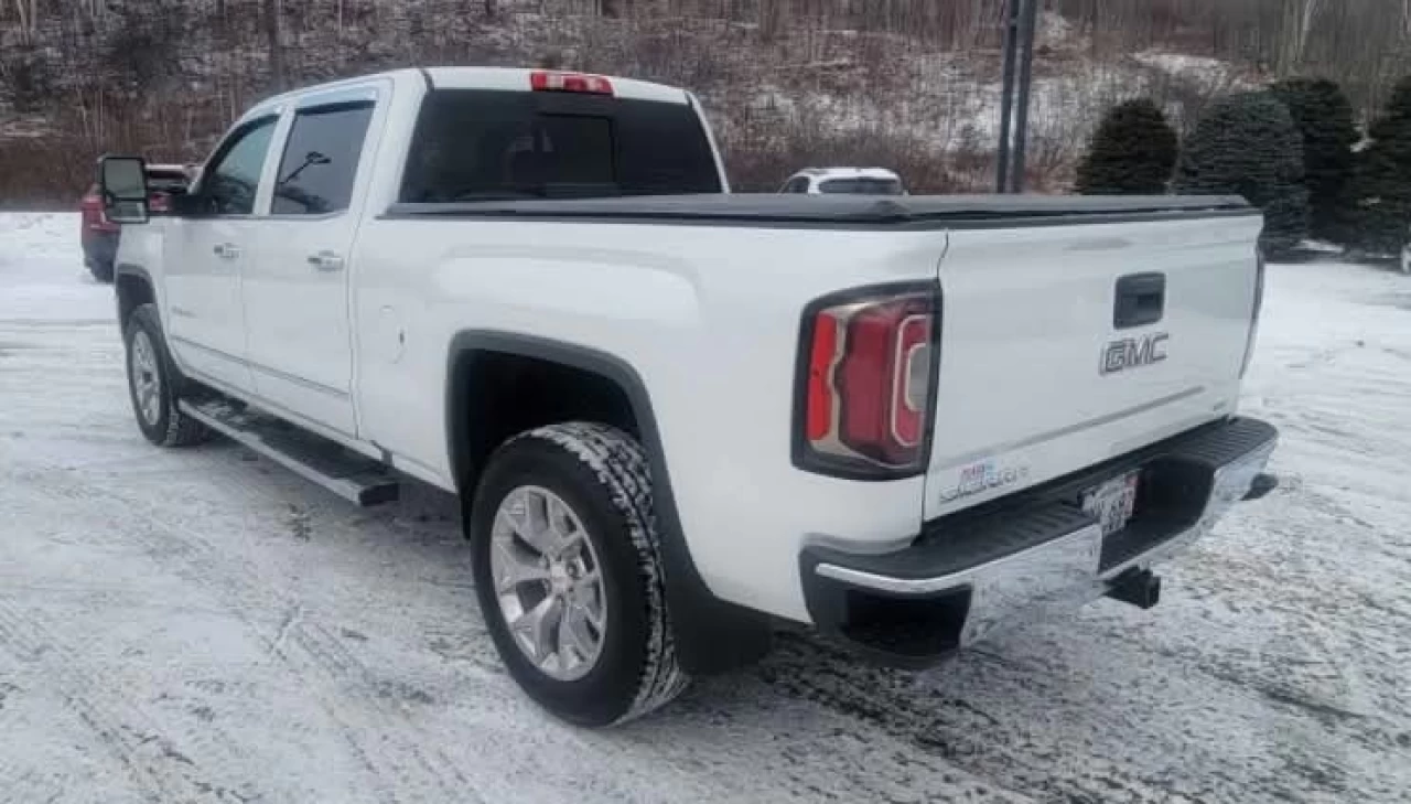 2018 GMC Sierra 1500 4WD Crew Cab Short Box SLT Image principale