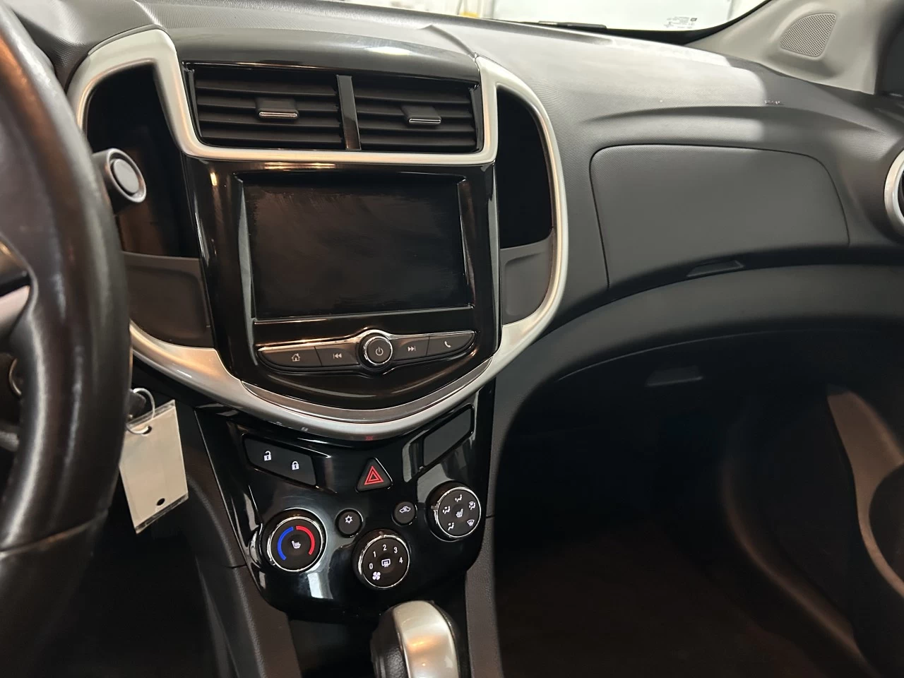 2018 Chevrolet Sonic LT Image principale