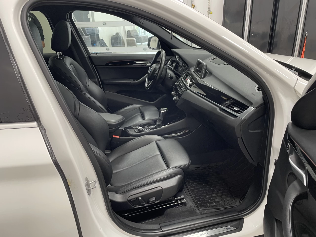 2016 BMW X1 xDrive28i Main Image