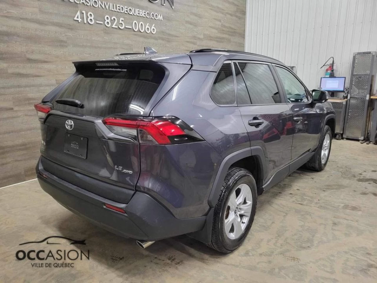 2019 Toyota RAV4 AWD LE Main Image