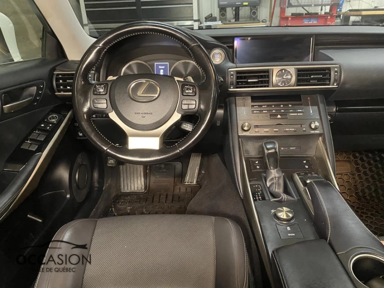 2019 Lexus IS 300 AWD Image principale