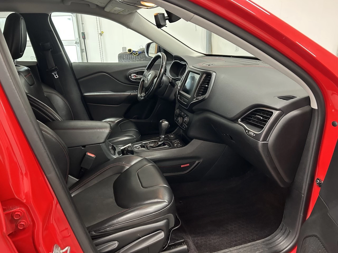 2019 Jeep Cherokee Trailhawk Image principale
