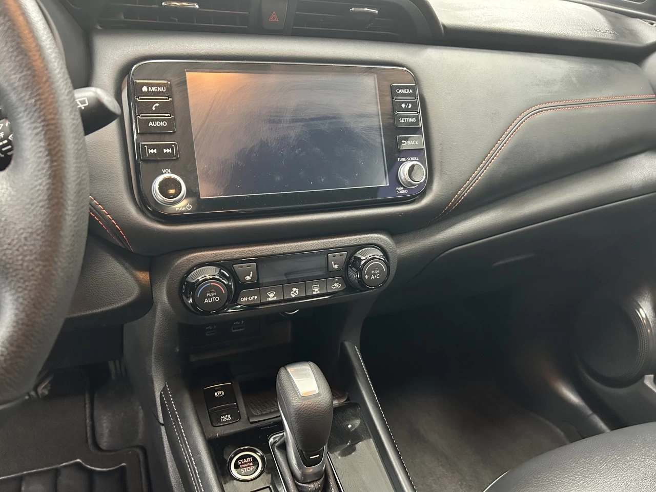 2023 Nissan Kicks SR Image principale