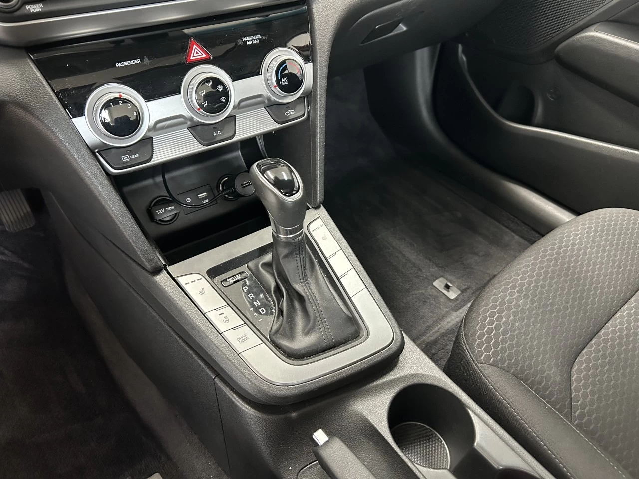 2019 Hyundai Elantra Preferred Main Image