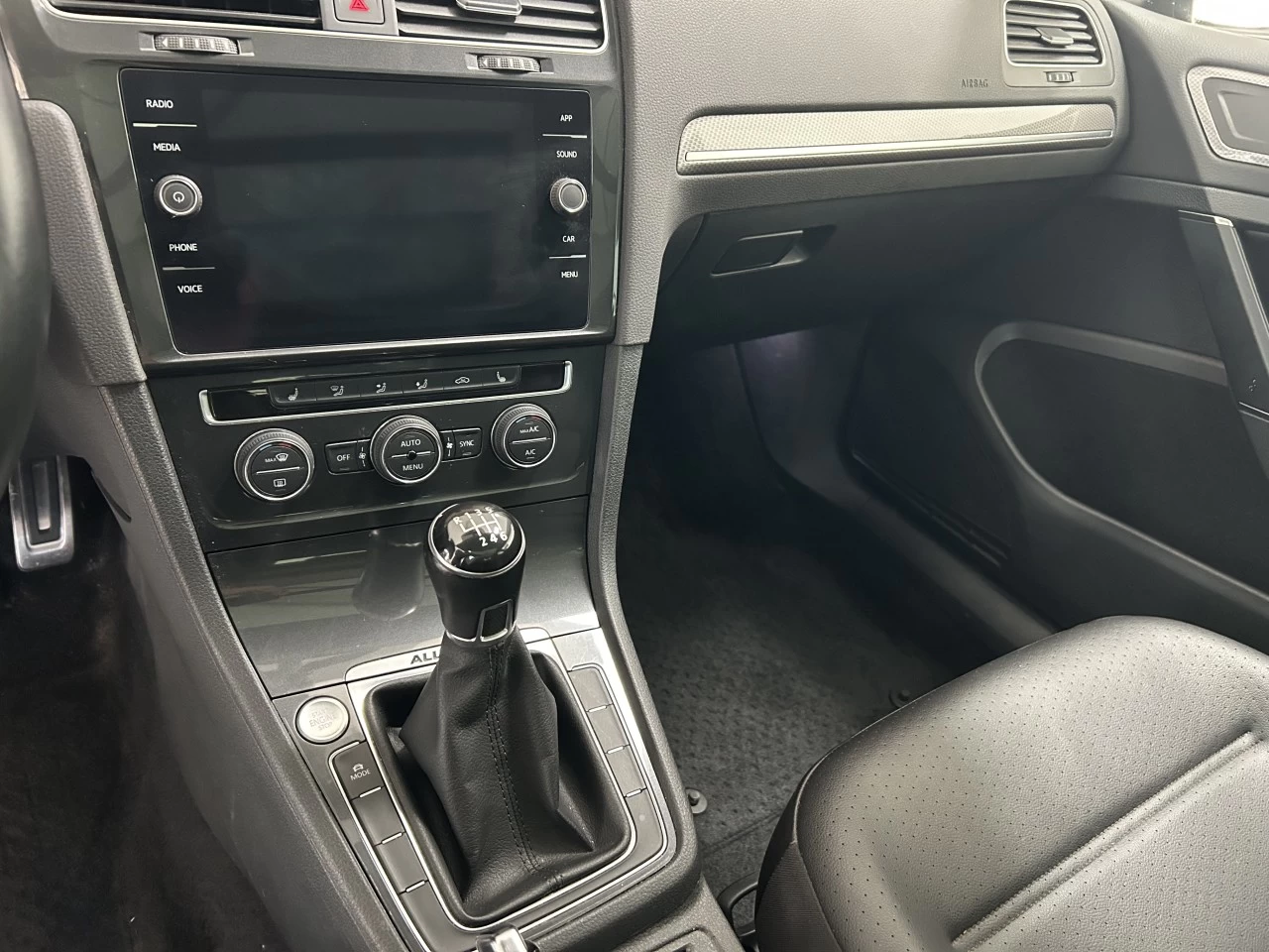 2019 Volkswagen Golf Alltrack Highline Main Image