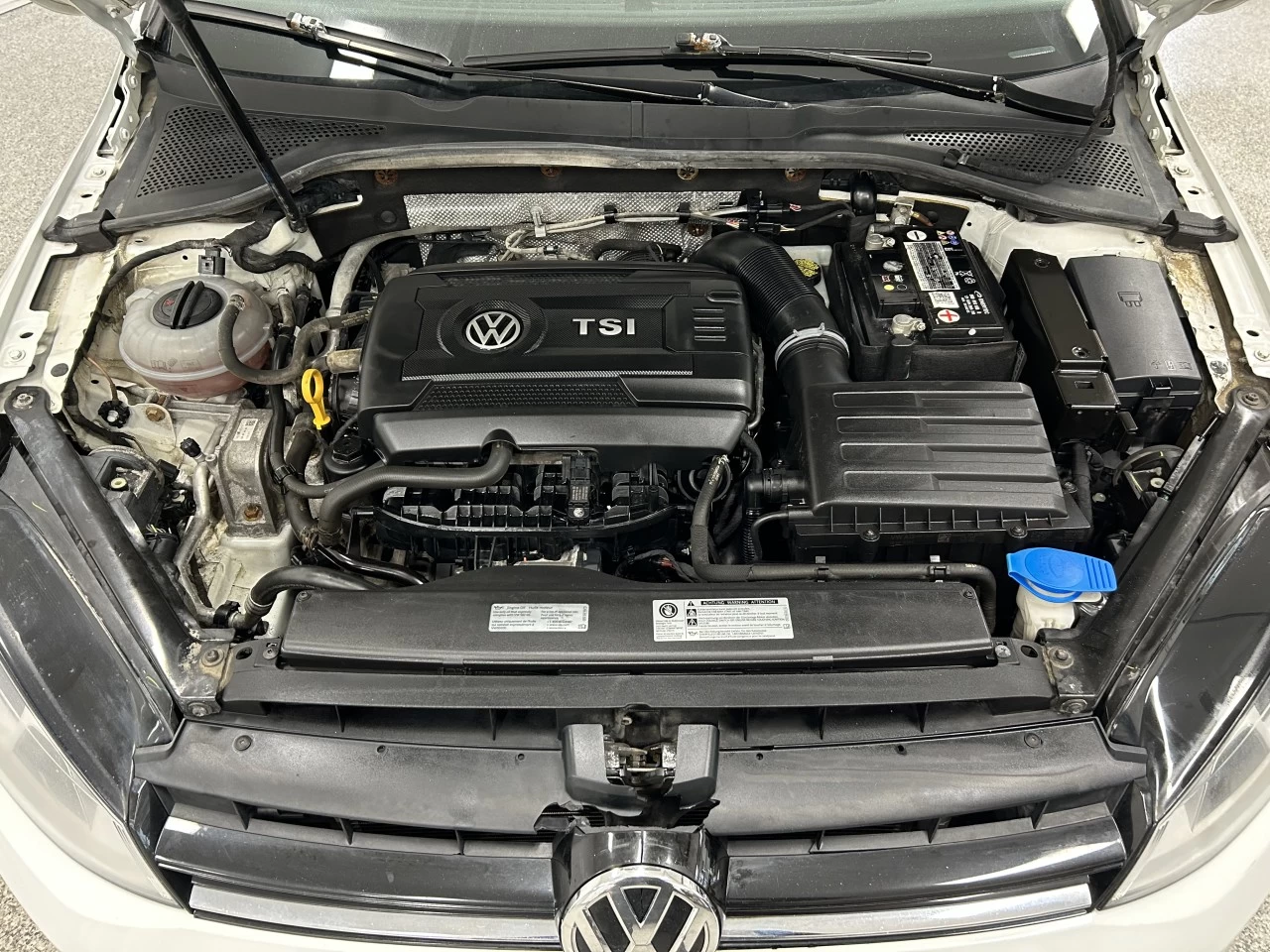 2017 Volkswagen Golf Trendline Main Image