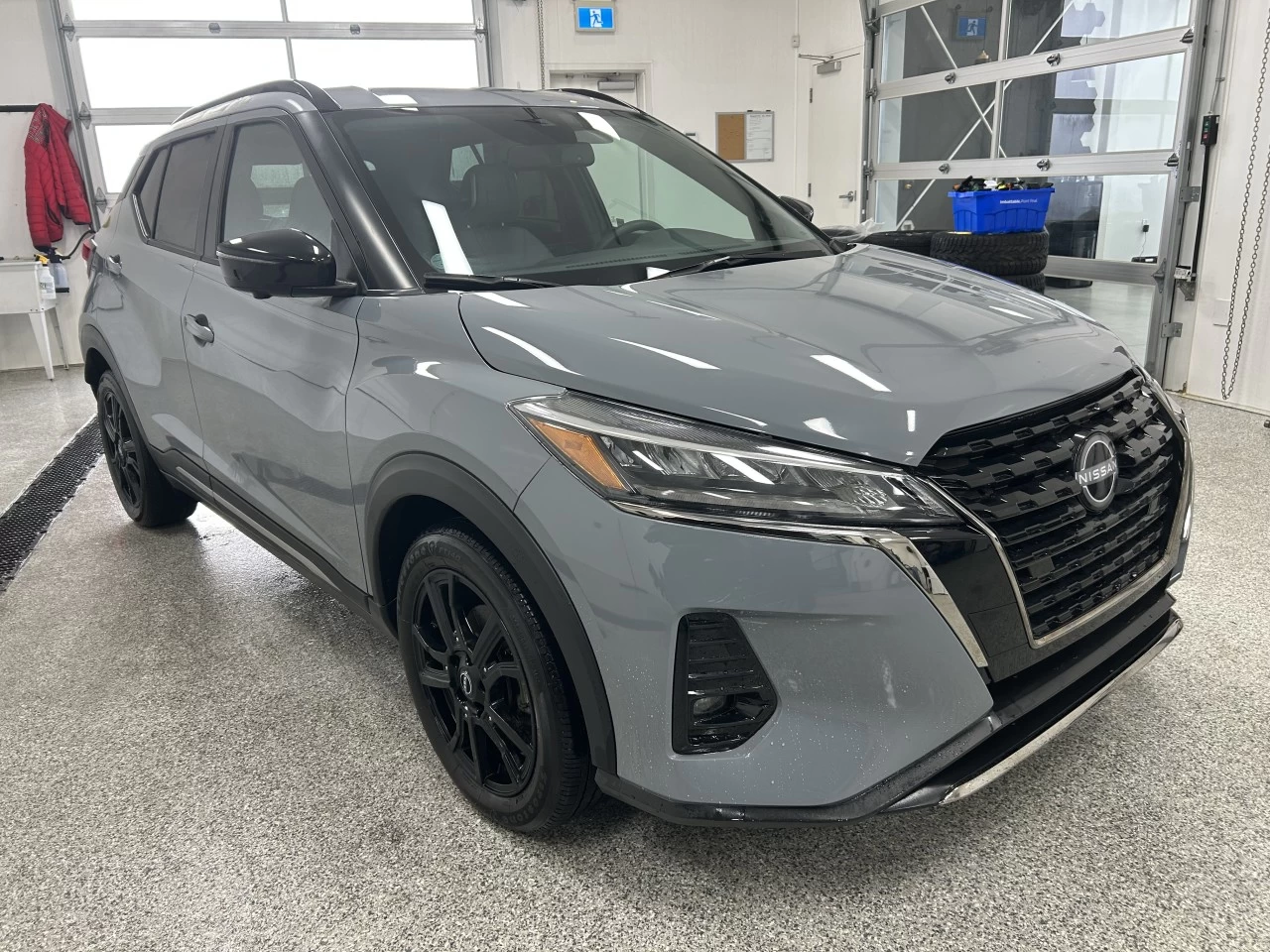 2023 Nissan Kicks SR Image principale