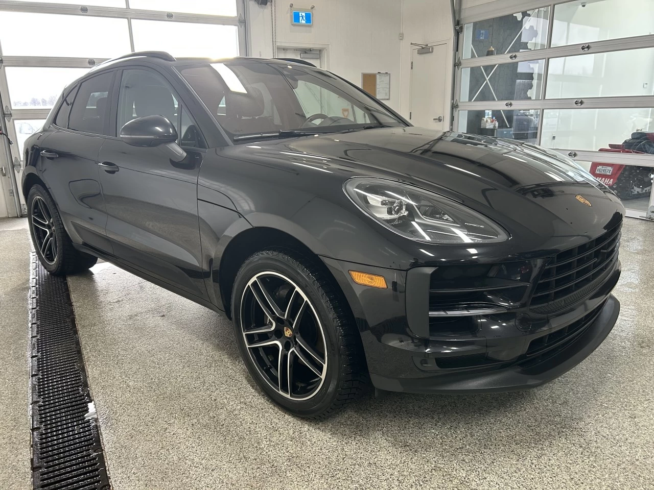2021 Porsche Macan AWD Image principale