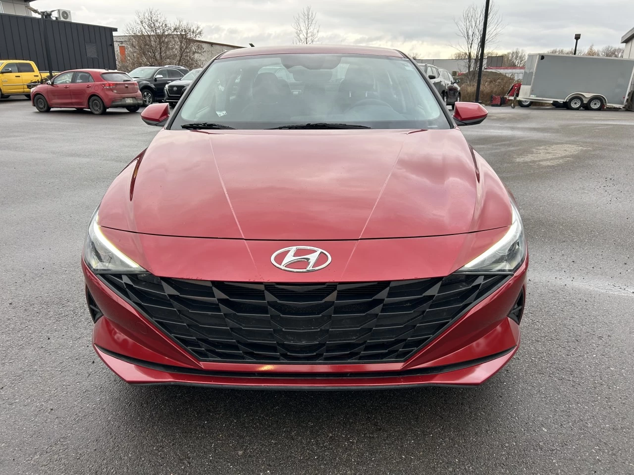 2022 Hyundai Elantra Essential Main Image