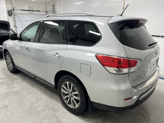 Nissan Pathfinder SV 2016