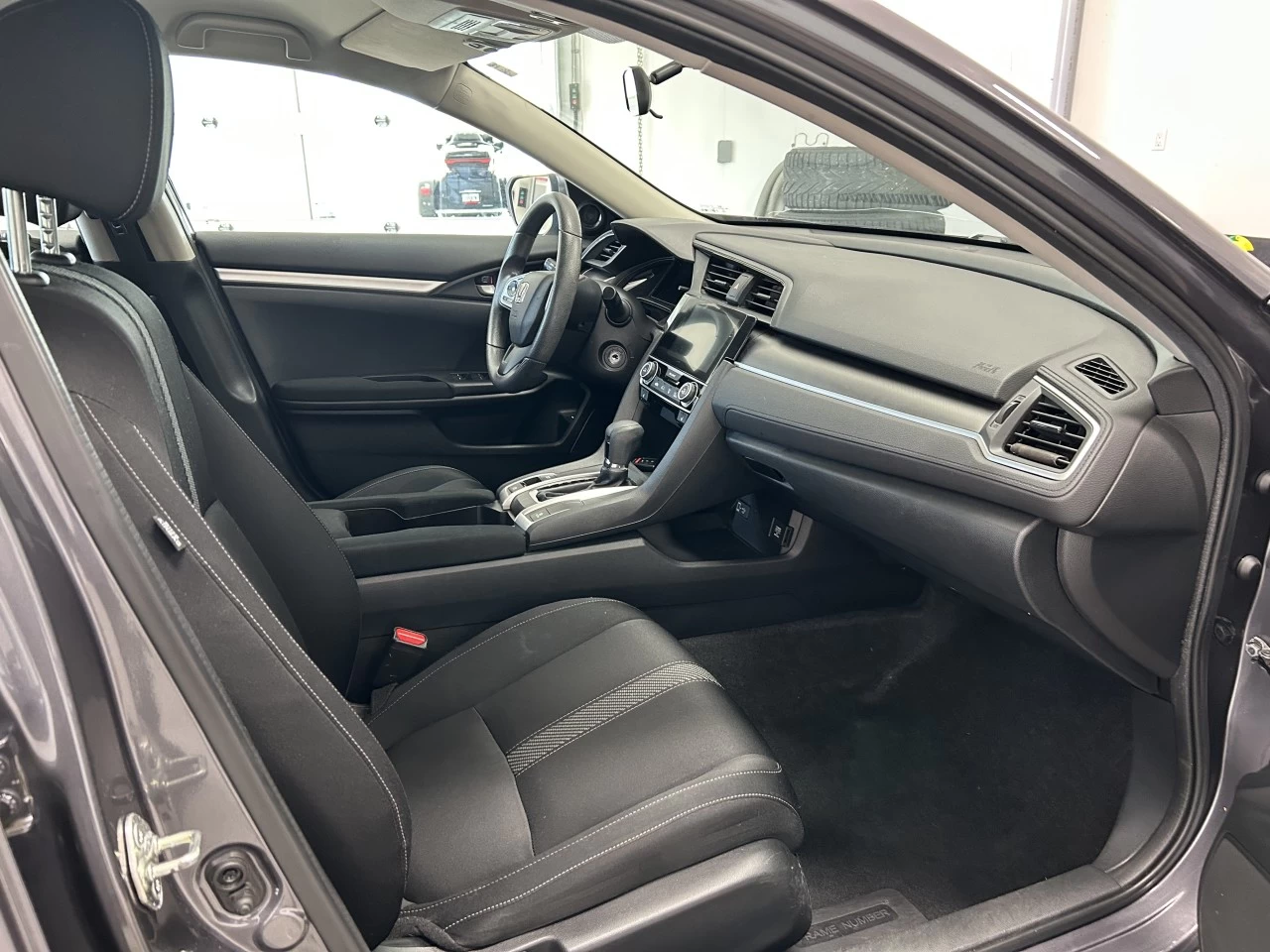 2017 Honda Civic Berline LX Image principale