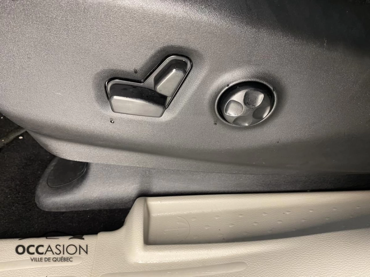 2023 Chrysler Pacifica Touring L FWD Main Image