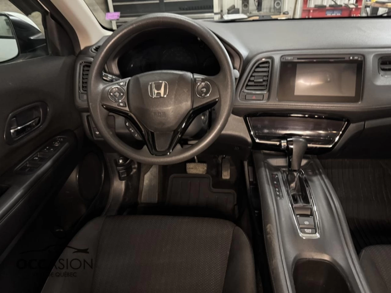 2017 Honda HR-V 4WD LX CVT Main Image