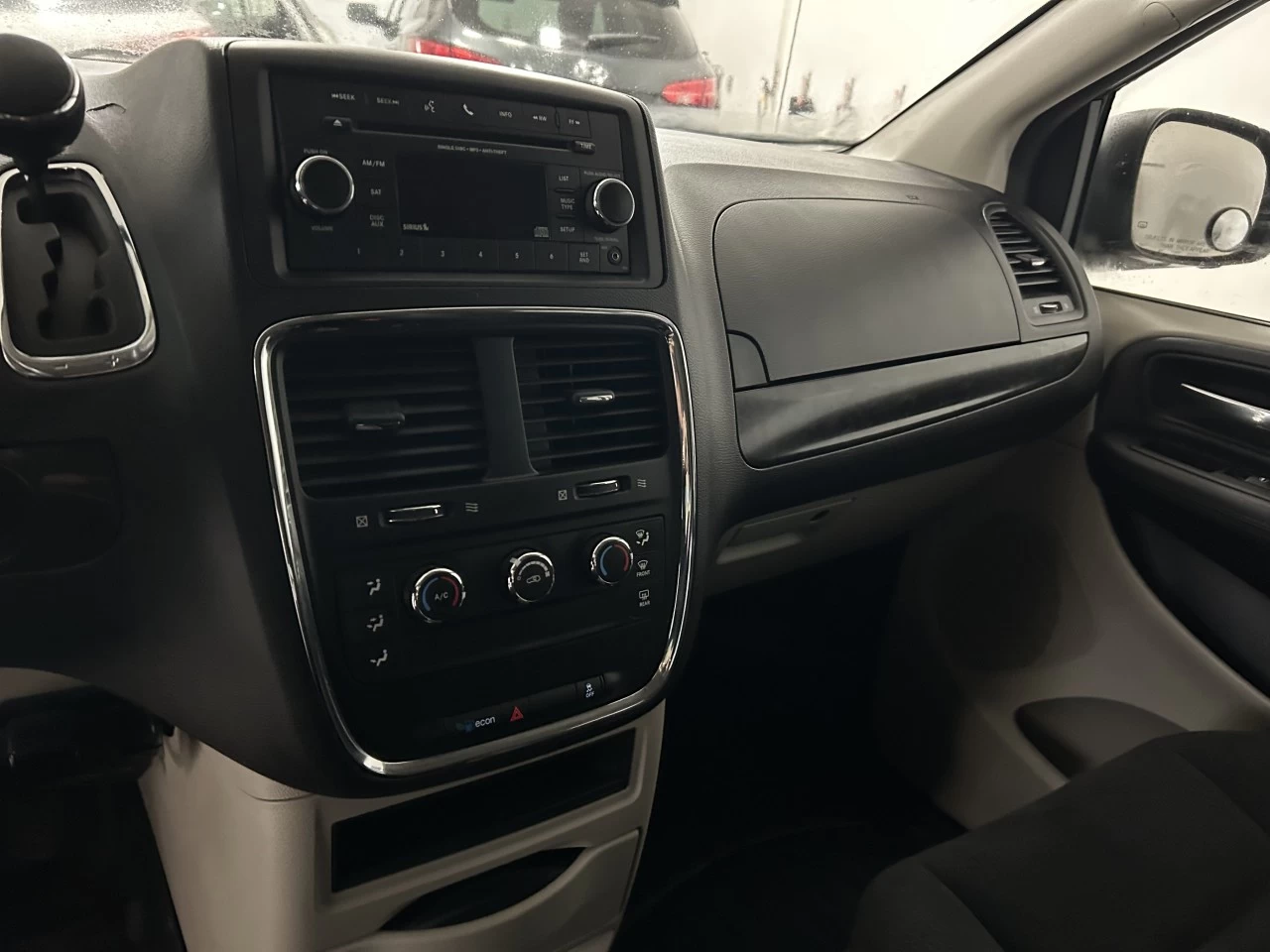 2015 Dodge Grand Caravan SXT Image principale