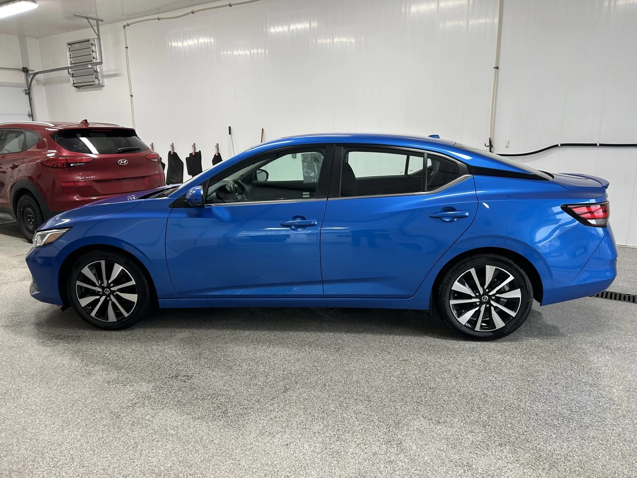 2023 Nissan Sentra SV Main Image