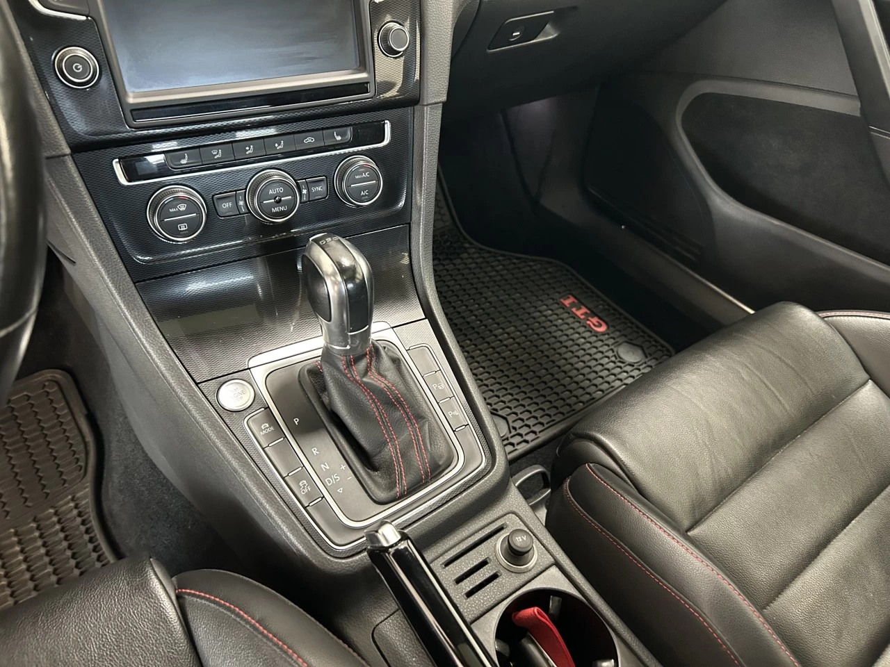 2016 Volkswagen Golf GTI Performance Main Image
