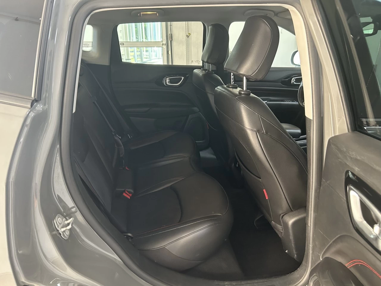 2022 Jeep Compass Trailhawk Image principale