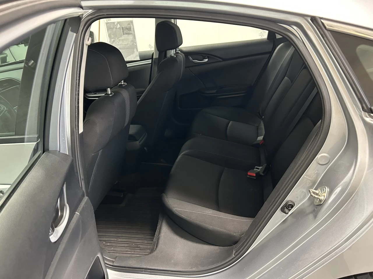 2019 Honda Civic Berline LX Image principale