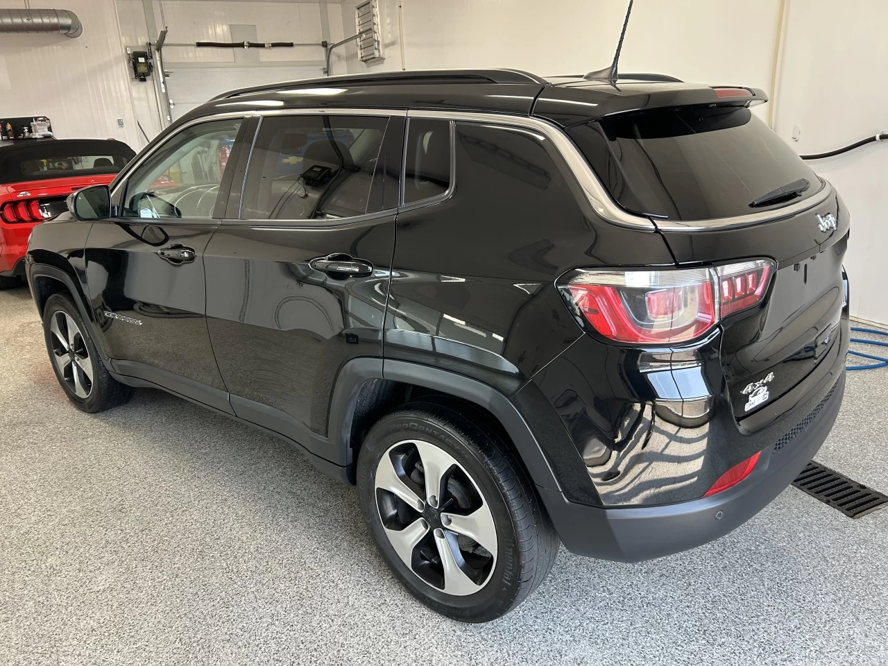 2019 Jeep Compass North Main Image